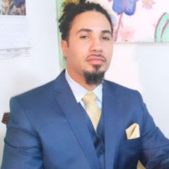 Meet your Posher, Carlos - Picture 1 of 1